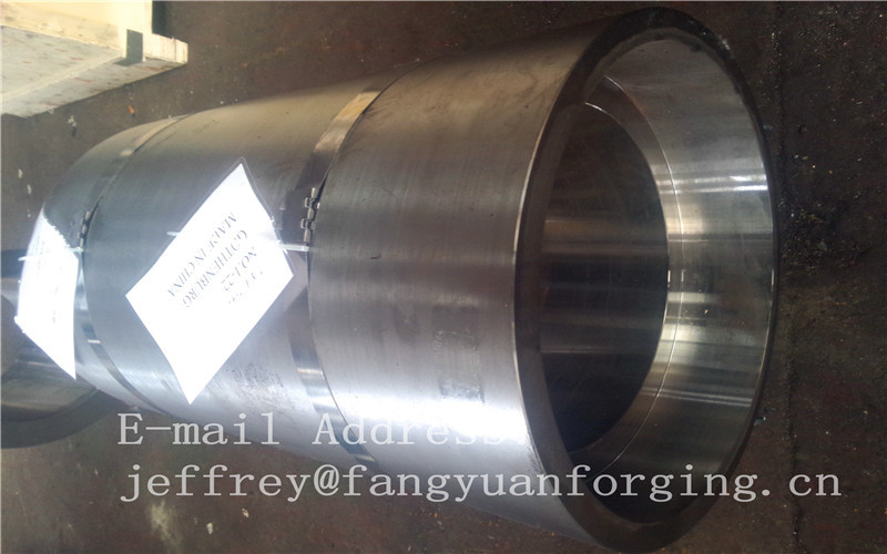 l'anello forgiato l'acciaio 16Mo3 ha forgiato il trattamento termico della flangia del cilindro ed ha lavorato