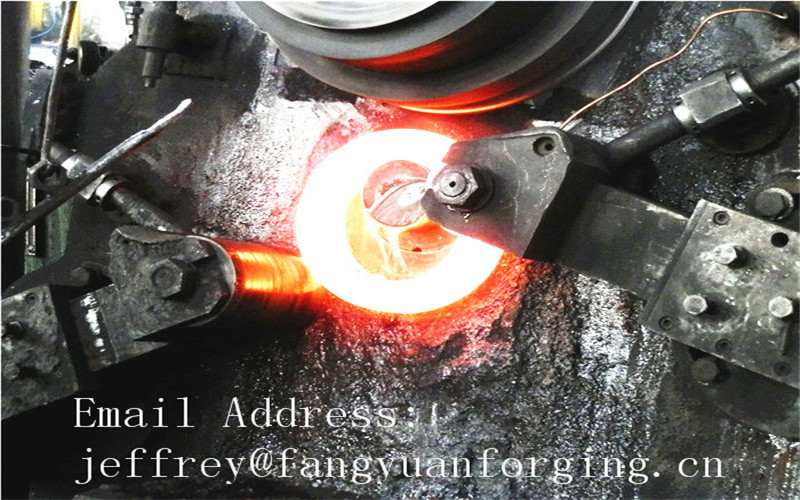 anello dell'asse di ingranaggio di pezzi fucinati dell'acciaio legato 8822H per ruvido forgiato caldo di trattamento termico della trasmissione lavorato